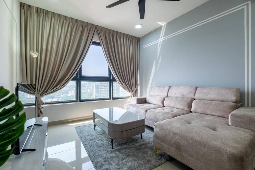 Fairy M Vertica 4bedroom 8pax Infinity Pool Gym Apartment Kuala Lumpur