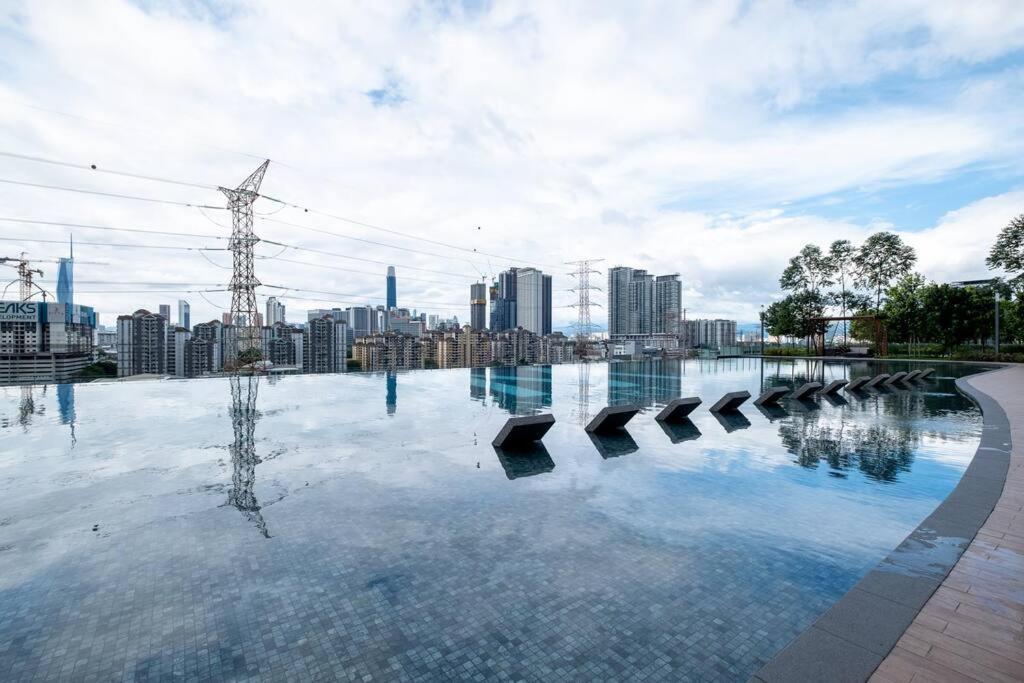 Fairy M Vertica 4bedroom 8pax Infinity Pool Gym Apartment Kuala Lumpur