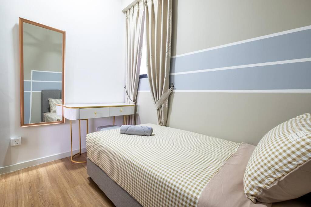 Fairy M Vertica 4bedroom 8pax Infinity Pool Gym Apartment *