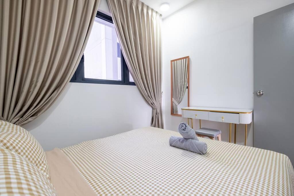 Fairy M Vertica 4bedroom 8pax Infinity Pool Gym Apartment