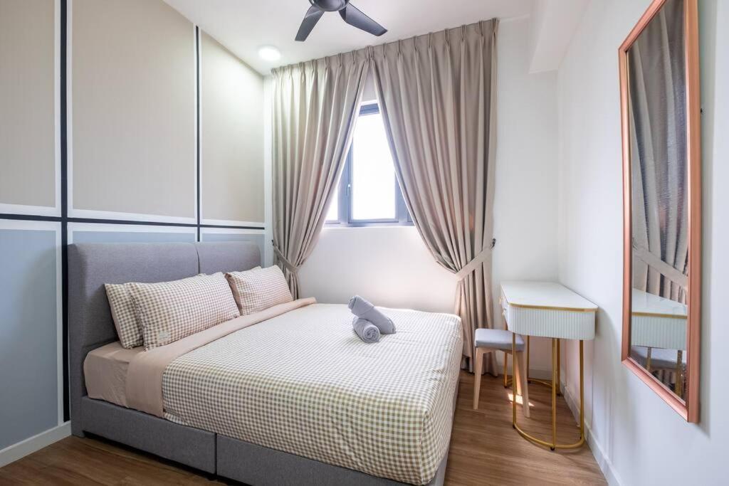 Fairy M Vertica 4bedroom 8pax Infinity Pool Gym Apartment