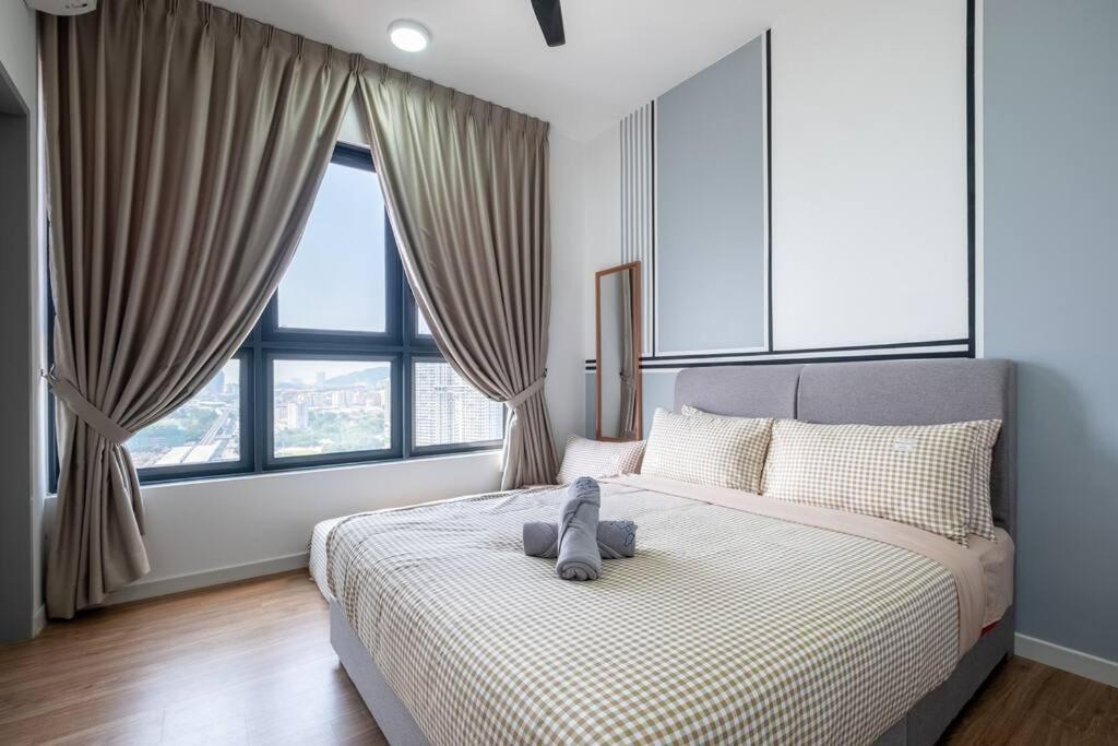 Fairy M Vertica 4bedroom 8pax Infinity Pool Gym Apartment Kuala Lumpur