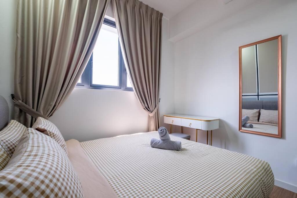 Fairy M Vertica 4bedroom 8pax Infinity Pool Gym Apartment *