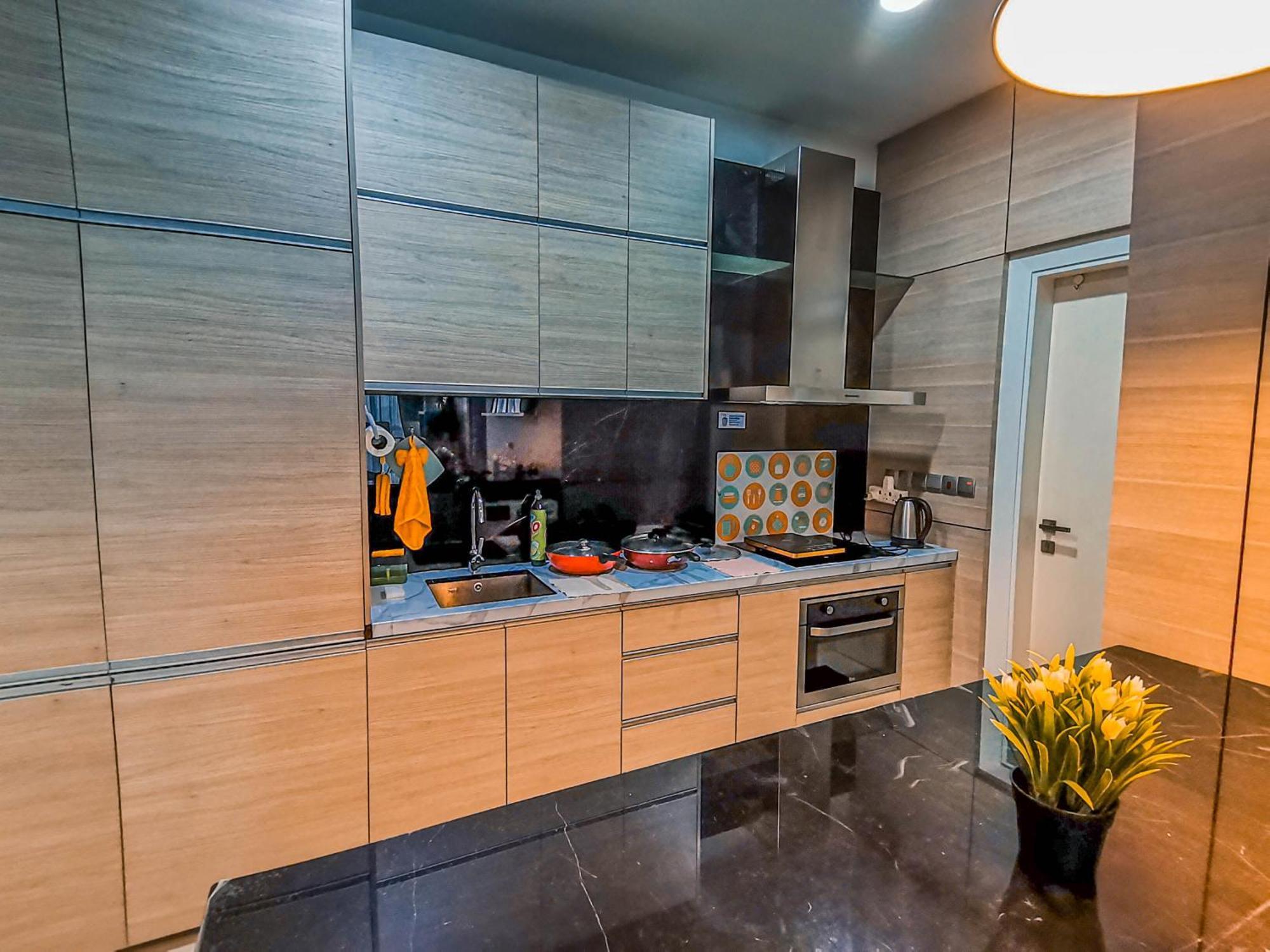 M Near Klcc Kpj Puteri Specialist Hospital Apartment