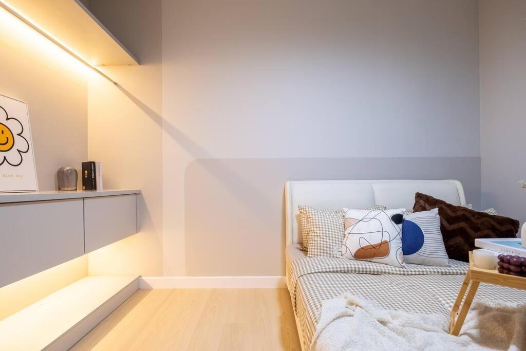 Apartment Little Smiley Flower Majestic Maxim 2br 夜市中文房东mrt Kuala Lumpur