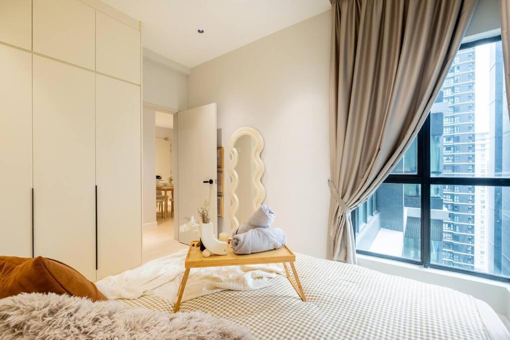 Apartment Little Smiley Flower Majestic Maxim 2br 夜市中文房东mrt *