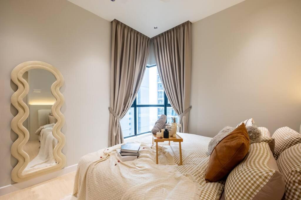 Little Smiley Flower Majestic Maxim 2br 夜市中文房东mrt *