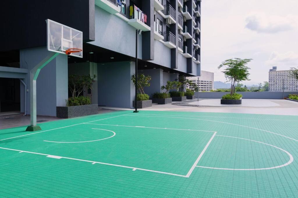 Apartment Little Smiley Flower Majestic Maxim 2br 夜市中文房东mrt
