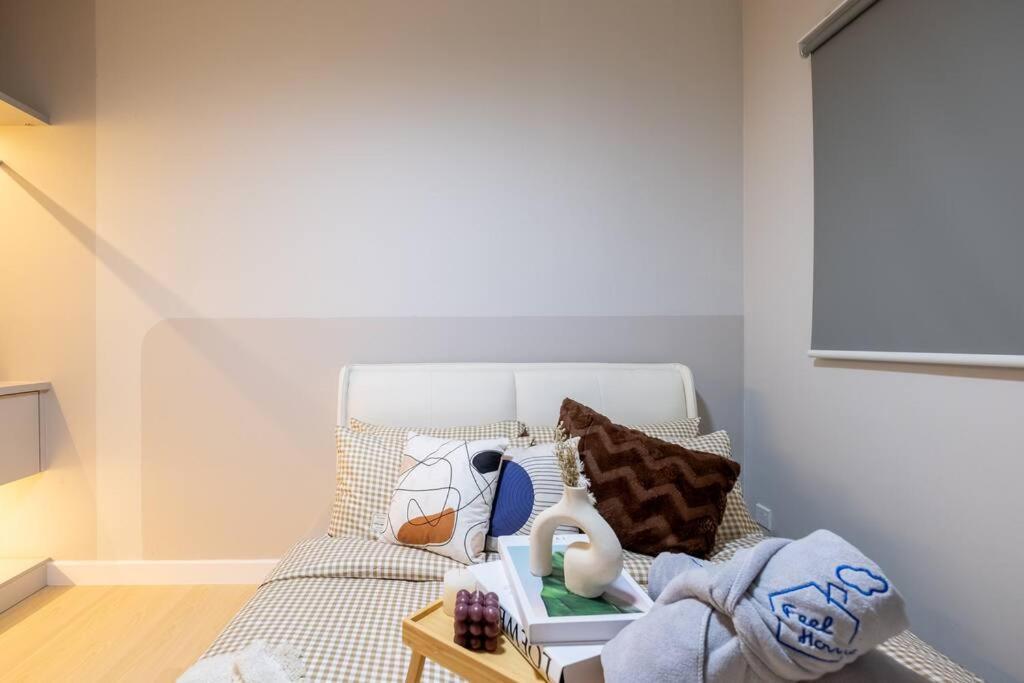 Apartment Little Smiley Flower Majestic Maxim 2br 夜市中文房东mrt *