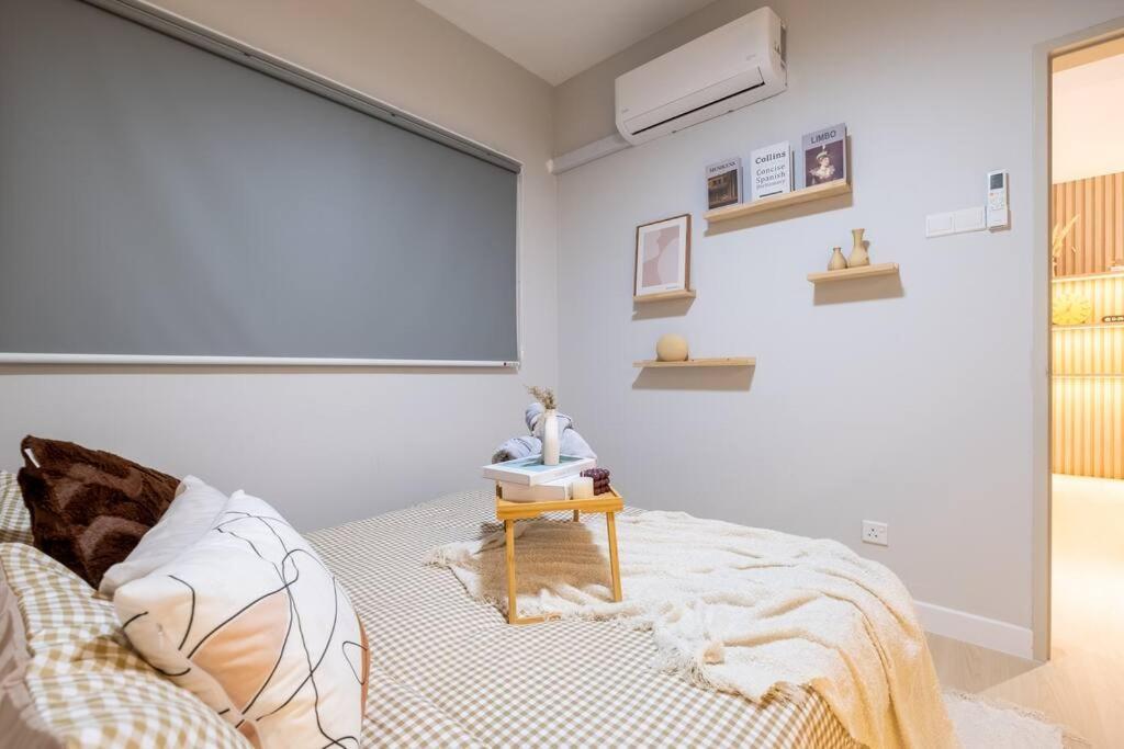 Little Smiley Flower Majestic Maxim 2br 夜市中文房东mrt *