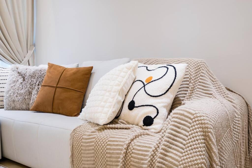 Apartment Little Smiley Flower Majestic Maxim 2br 夜市中文房东mrt Kuala Lumpur