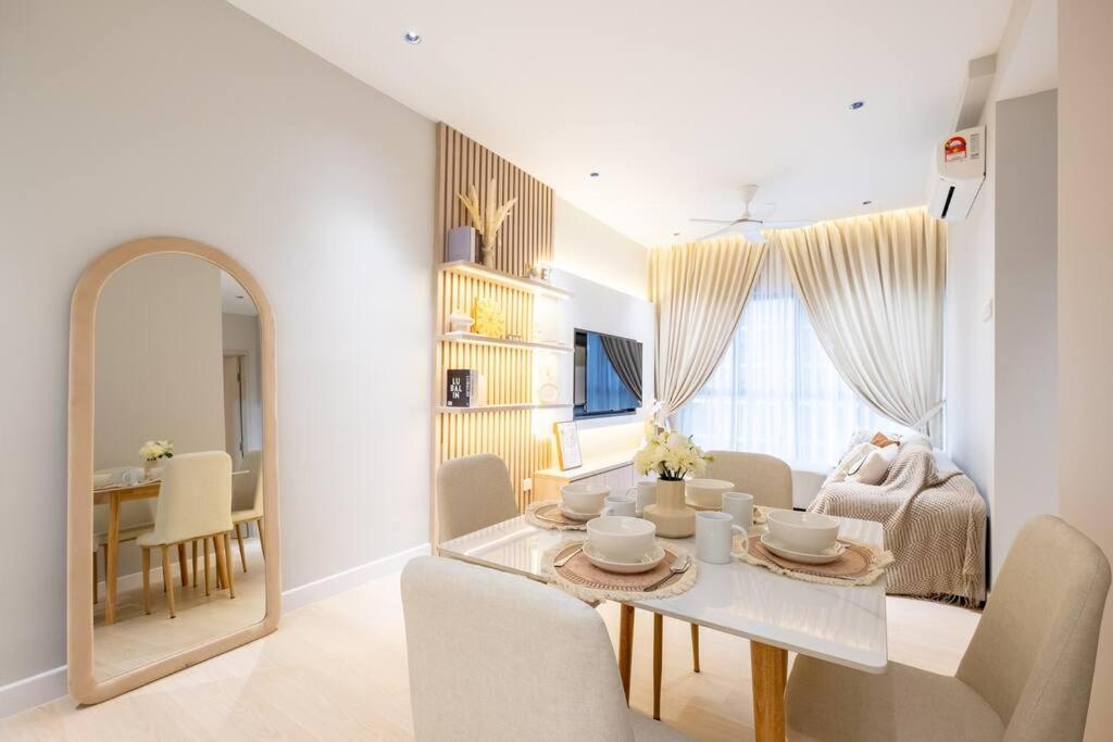 Little Smiley Flower Majestic Maxim 2br 夜市中文房东mrt Apartment Kuala Lumpur