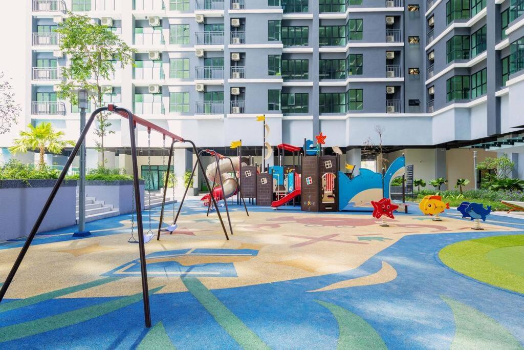 Little Smiley Flower Majestic Maxim 2br 夜市中文房东mrt *