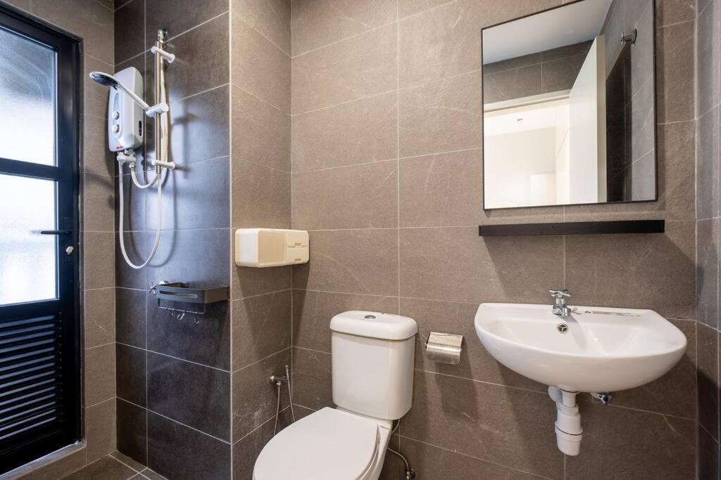 Little Smiley Flower Majestic Maxim 2br 夜市中文房东mrt Apartment Kuala Lumpur