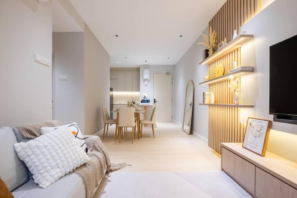 Little Smiley Flower Majestic Maxim 2br 夜市中文房东mrt Apartment Kuala Lumpur