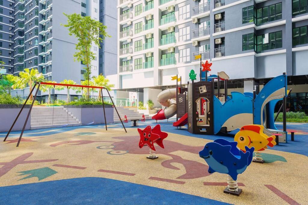Little Smiley Flower Majestic Maxim 2br 夜市中文房东mrt *