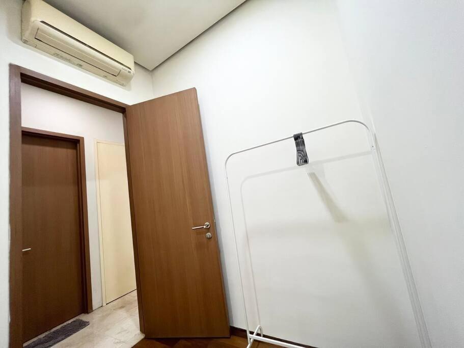 Apartment 5-8mins To Aquaria Klcc/kl Convention Ctre, 2 Beds Kuala Lumpur