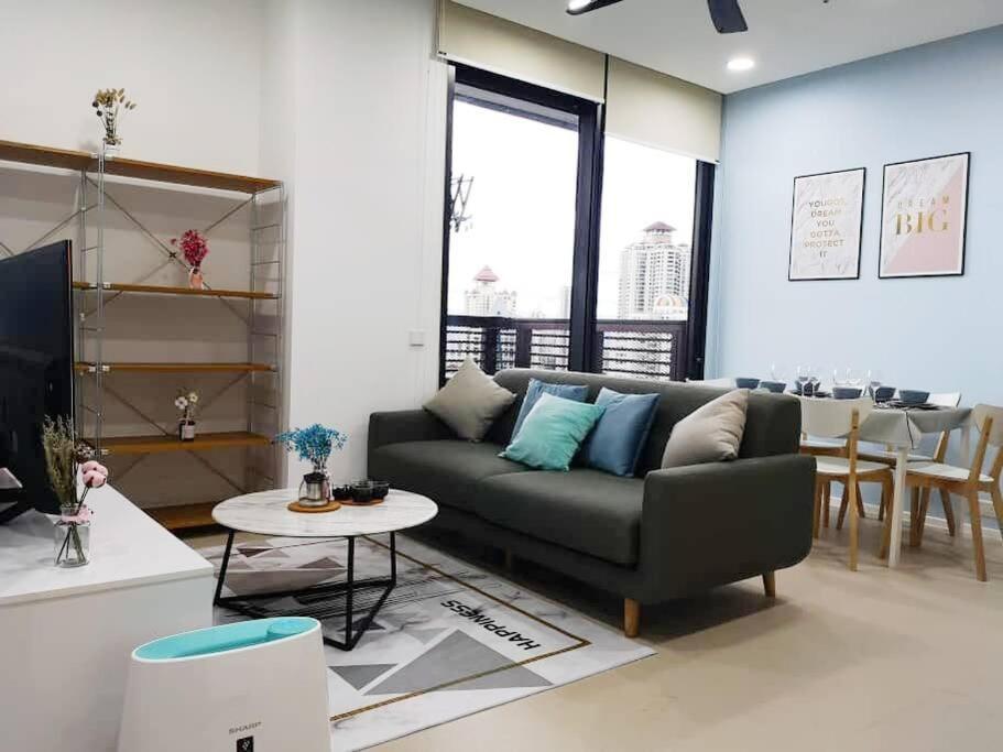 Mont Kiara Main Street Walking Distance Sunway 163 2 Bedroom Balcony 2-4Pax Apartment *
