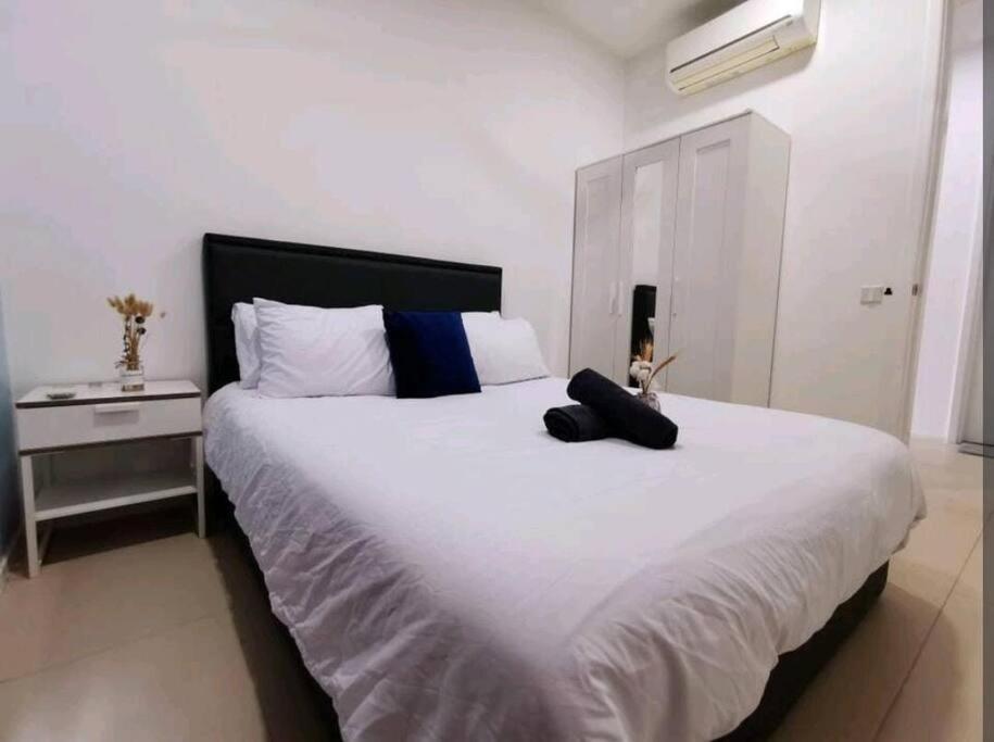Mont Kiara Main Street Walking Distance Sunway 163 2 Bedroom Balcony 2-4Pax