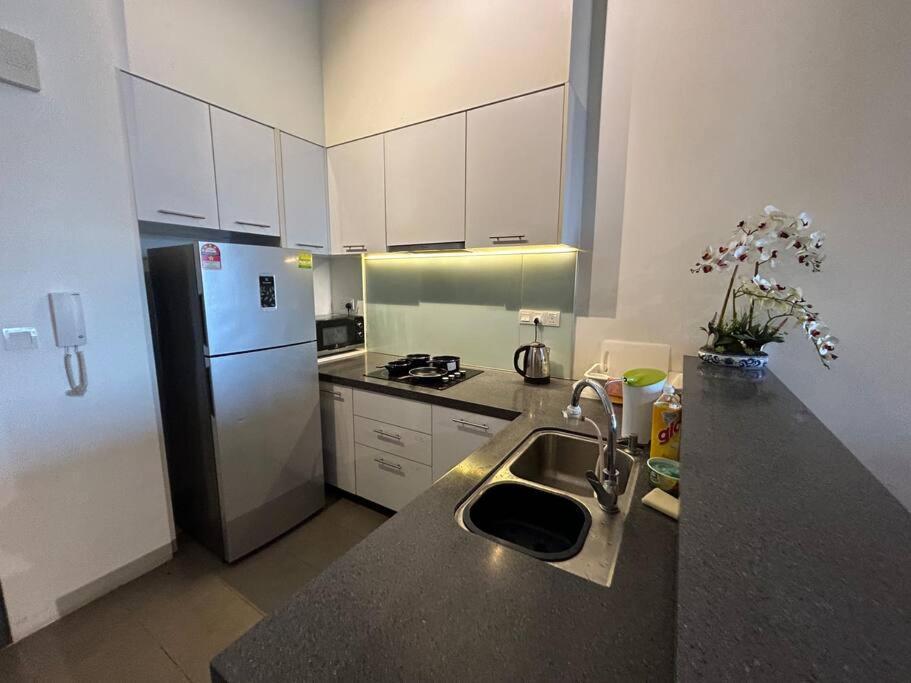 Klsentral/bangsar/midvalley/6px/netflix/balcony Apartment *