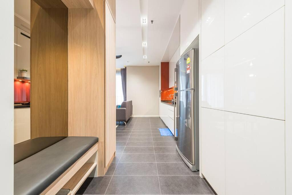 Apartment Arcoris Mont Kiara 12# Deluxe 2 Bedroom # Coner With Balcony #1-4pax Kuala Lumpur