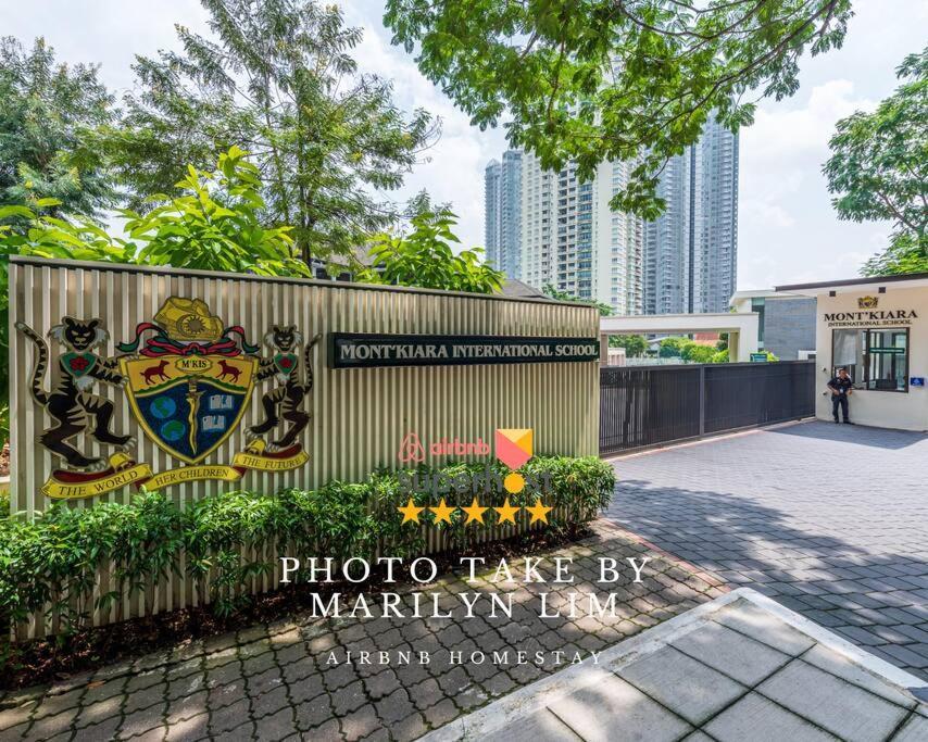 Apartment Arcoris Mont Kiara 12# Deluxe 2 Bedroom # Coner With Balcony #1-4pax Kuala Lumpur