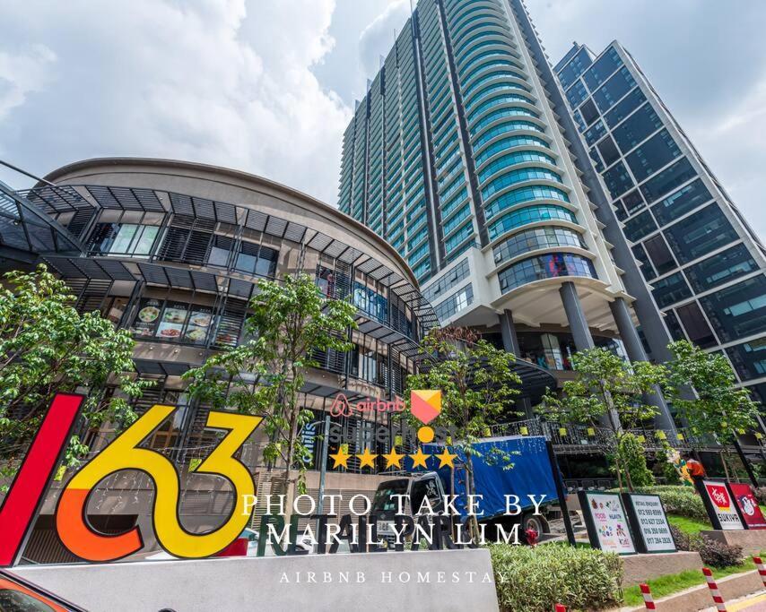 Arcoris Mont Kiara 12# Deluxe 2 Bedroom # Coner With Balcony #1-4pax Kuala Lumpur