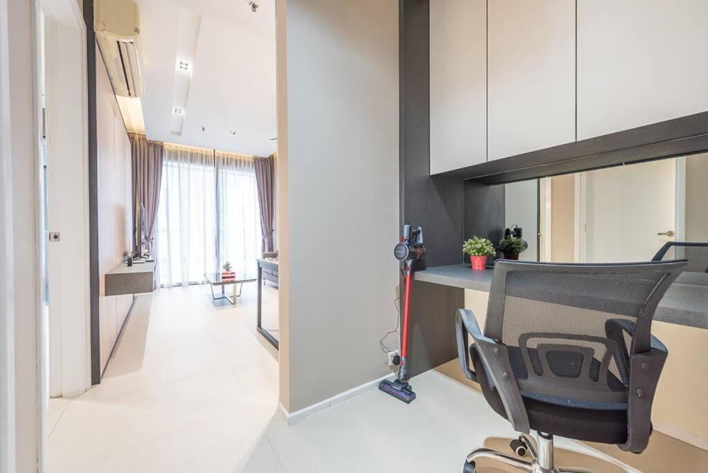 Apartment Arcoris Mont Kiara 12# Deluxe 2 Bedroom # Coner With Balcony #1-4pax