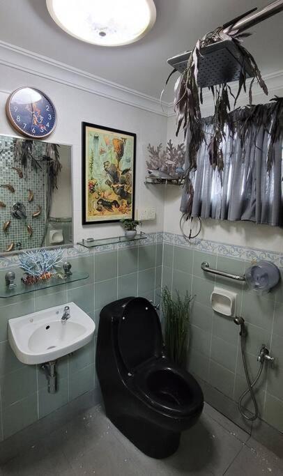 The Fun House- 3 Bedrooms, Pool Table & Lots More Apartment