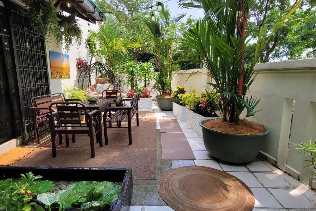 The Fun House- 3 Bedrooms, Pool Table & Lots More Kuala Lumpur