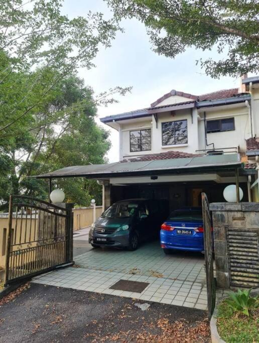 The Fun House- 3 Bedrooms, Pool Table & Lots More Apartment Kuala Lumpur