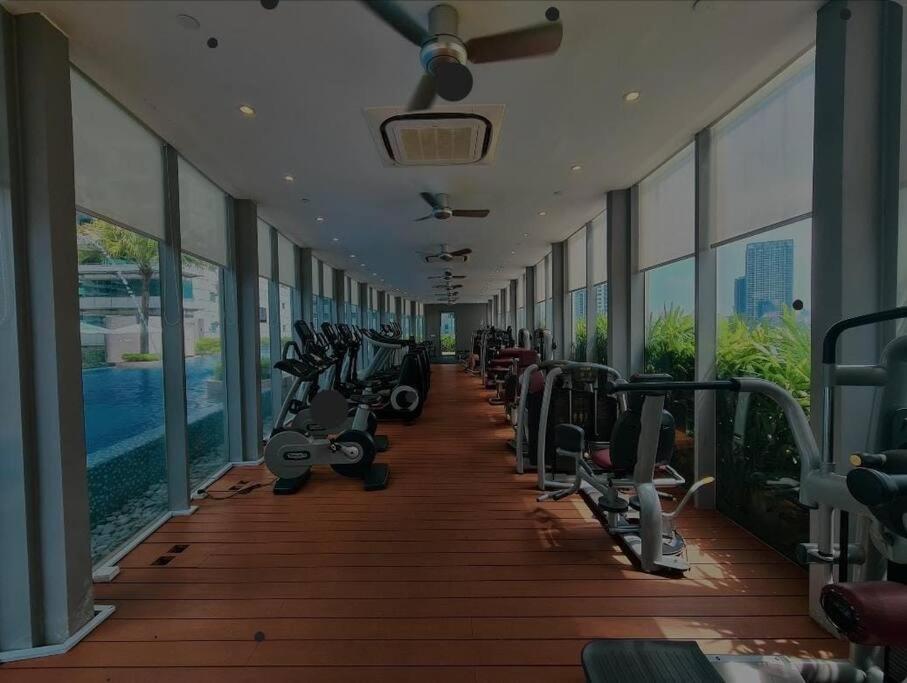 Stylish Vortex 3 Bedroom In Klcc With Carpark *