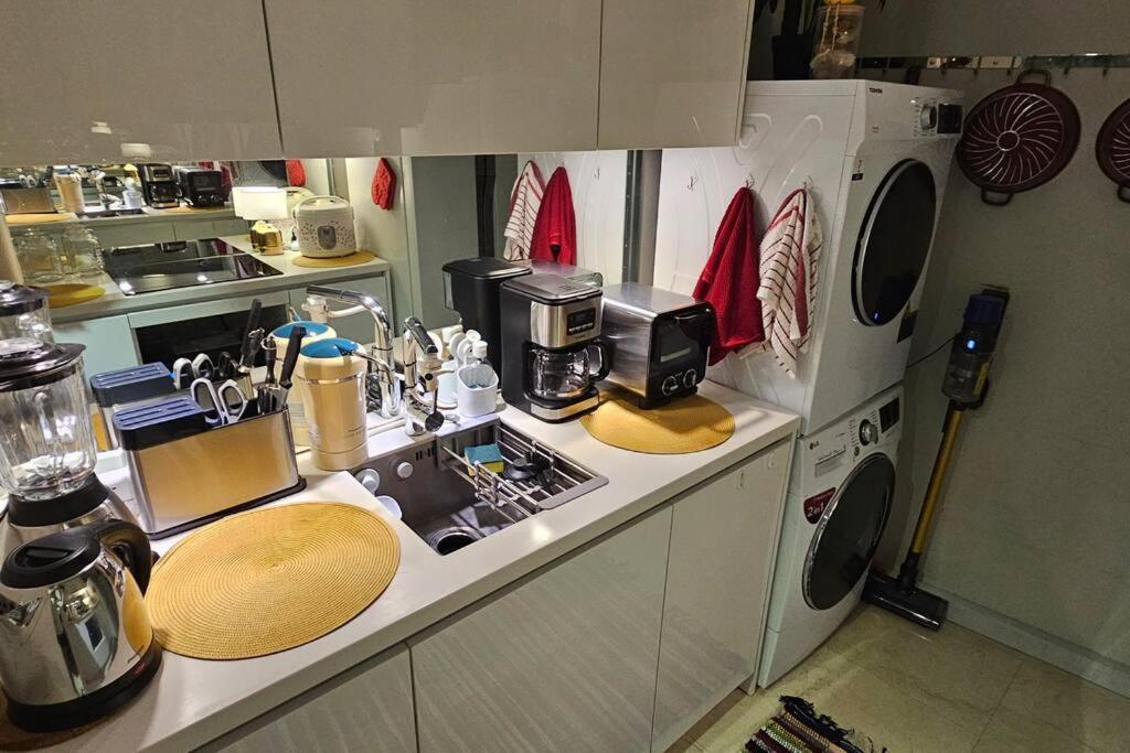 Stylish Vortex 3 Bedroom In Klcc With Carpark *