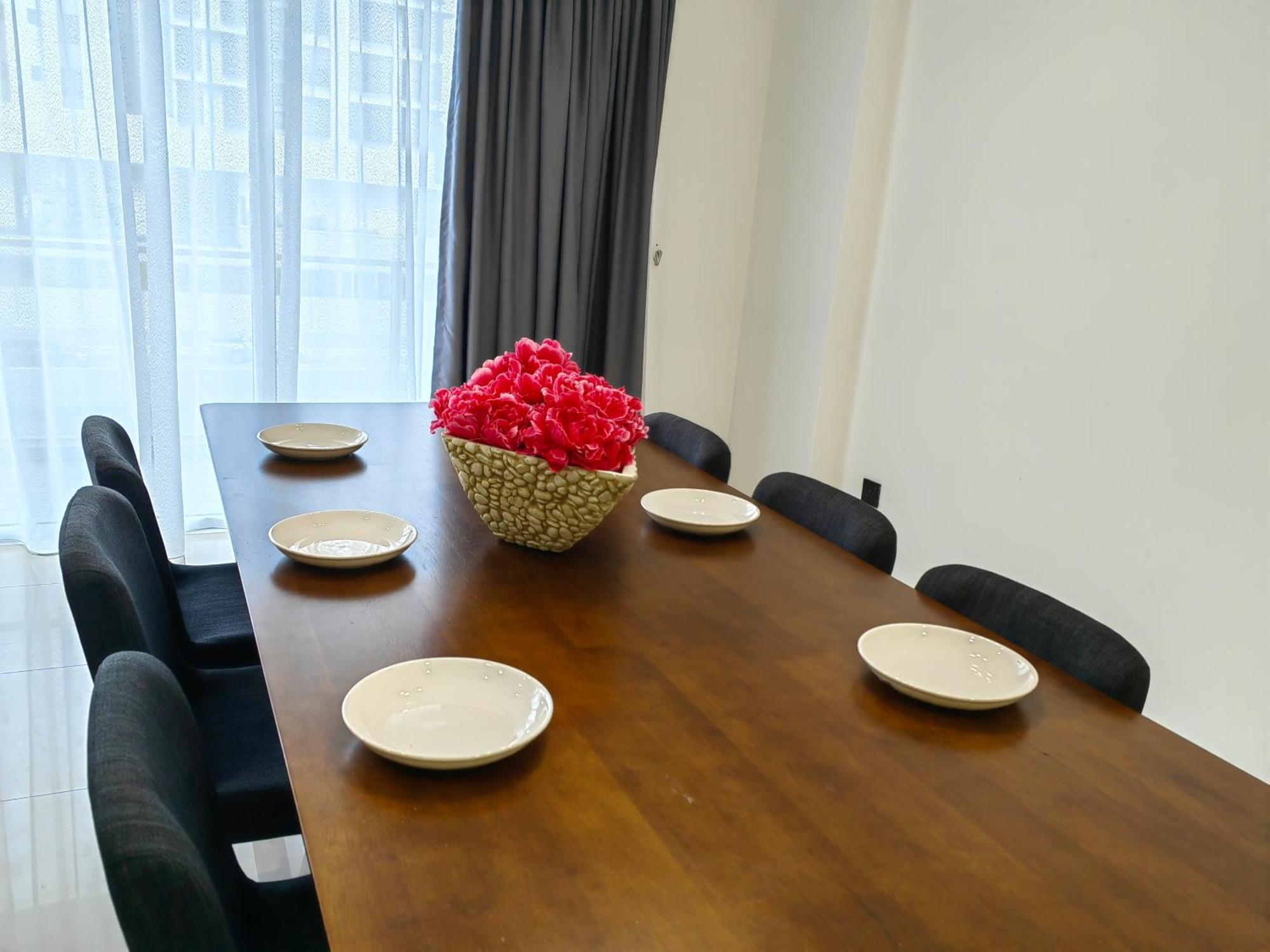 500mbps Internet Executive 3-bedroom Next To Trx Tower Apartment Kuala Lumpur