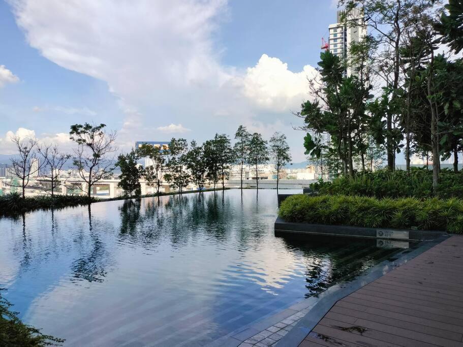 Modern Haven Premium Amenities 2 3 Beds Apartment