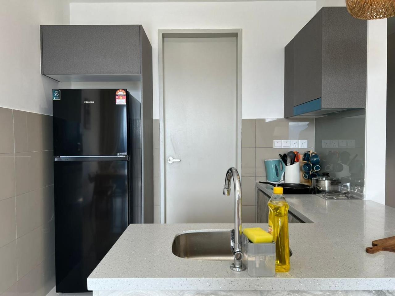 3r2b Chan Sow Lin Trion 2 - 8 Pax Apartment