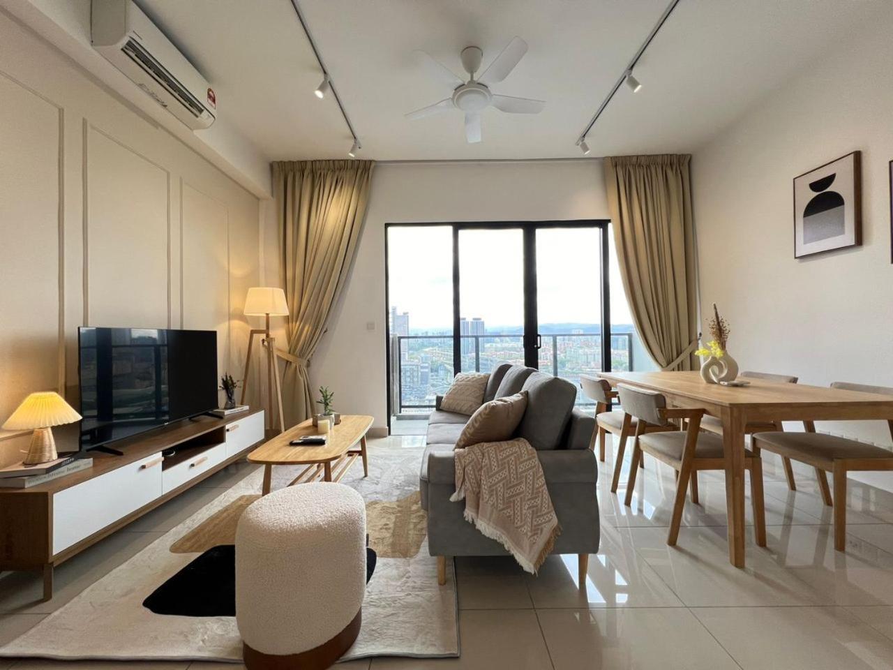Apartment 3r2b Chan Sow Lin Trion 2 - 8 Pax