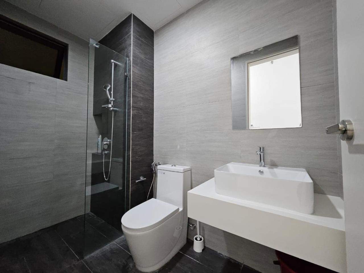 Apartment 3r2b Chan Sow Lin Trion 2 - 8 Pax *