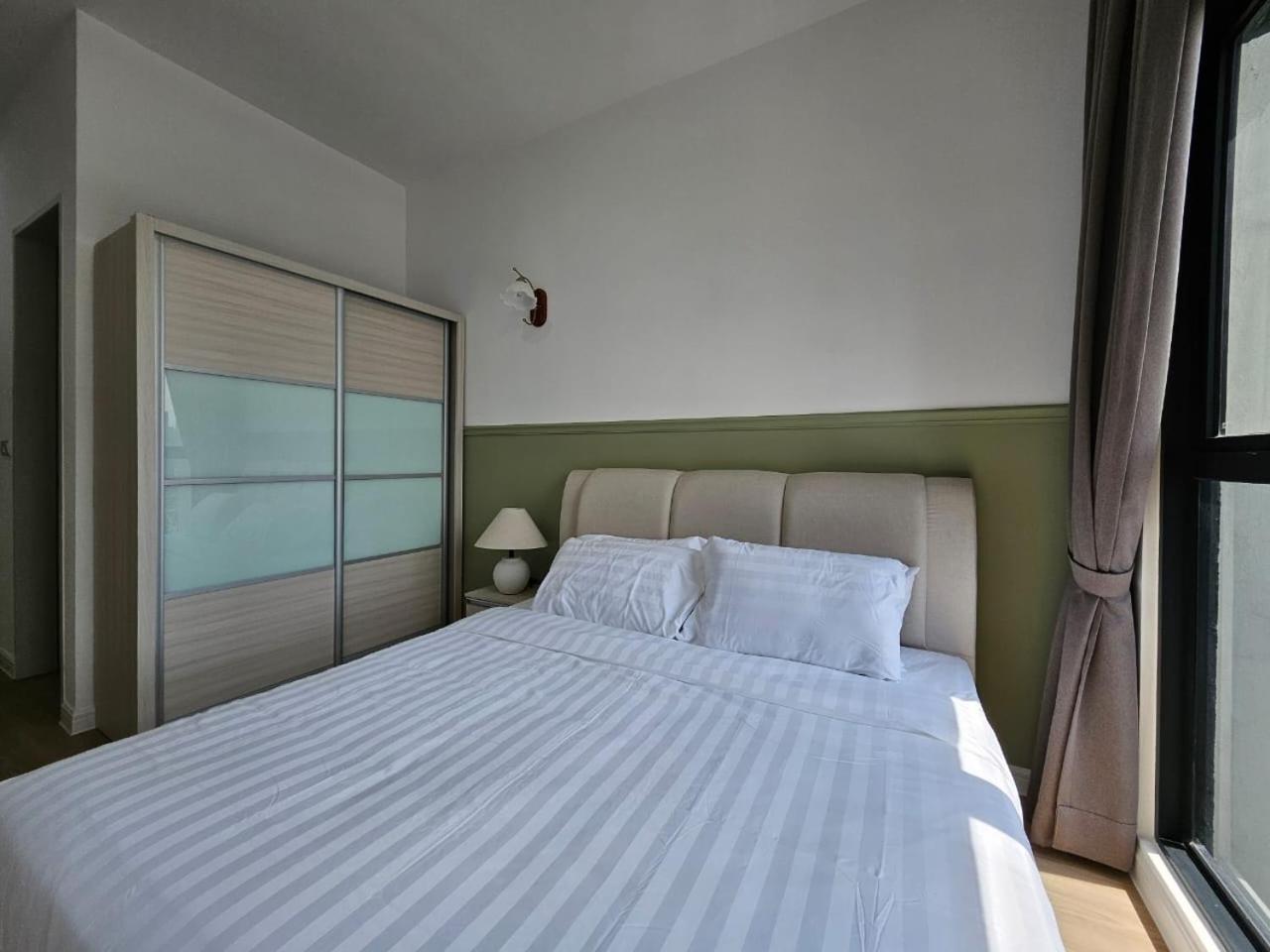 Apartment 3r2b Chan Sow Lin Trion 2 - 8 Pax Kuala Lumpur