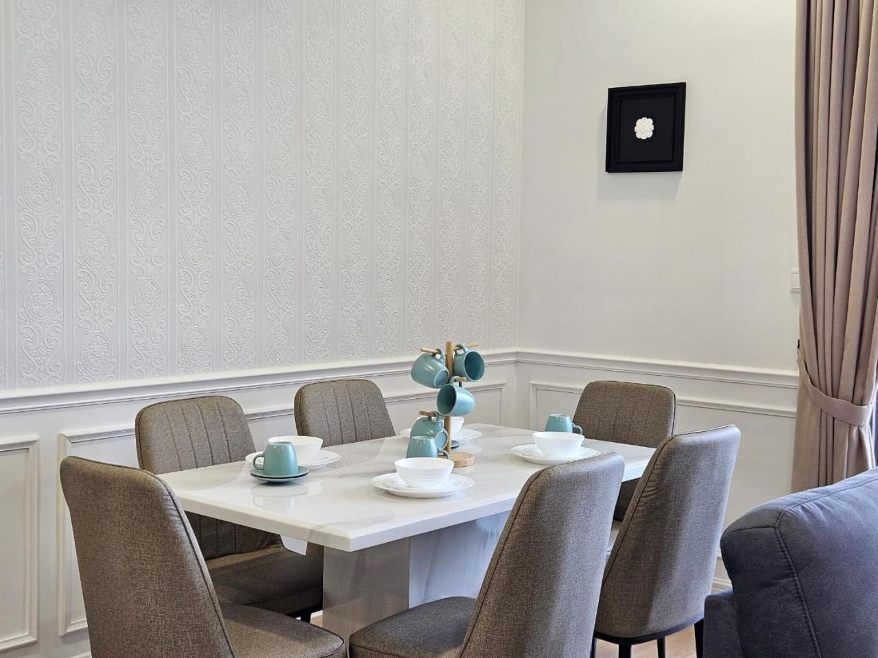 Apartment 3r2b Chan Sow Lin Trion 2 - 8 Pax