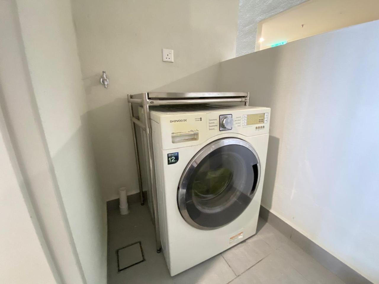 3r2b Chan Sow Lin Trion 2 - 8 Pax Apartment Kuala Lumpur