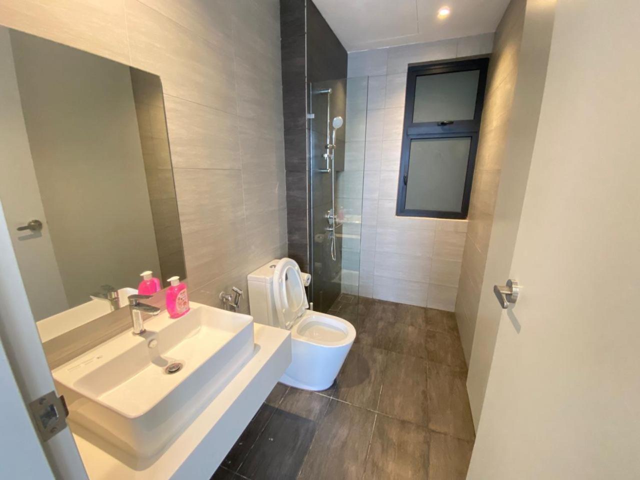 Apartment 3r2b Chan Sow Lin Trion 2 - 8 Pax *