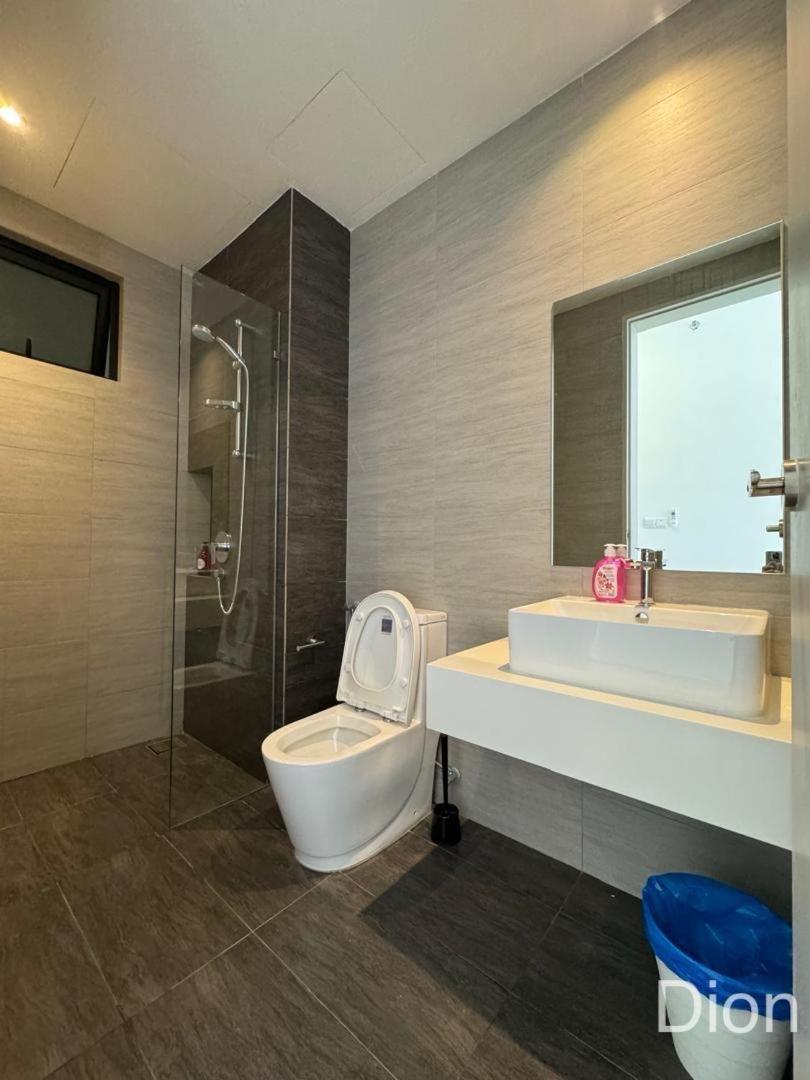 Apartment 3r2b Chan Sow Lin Trion 2 - 8 Pax
