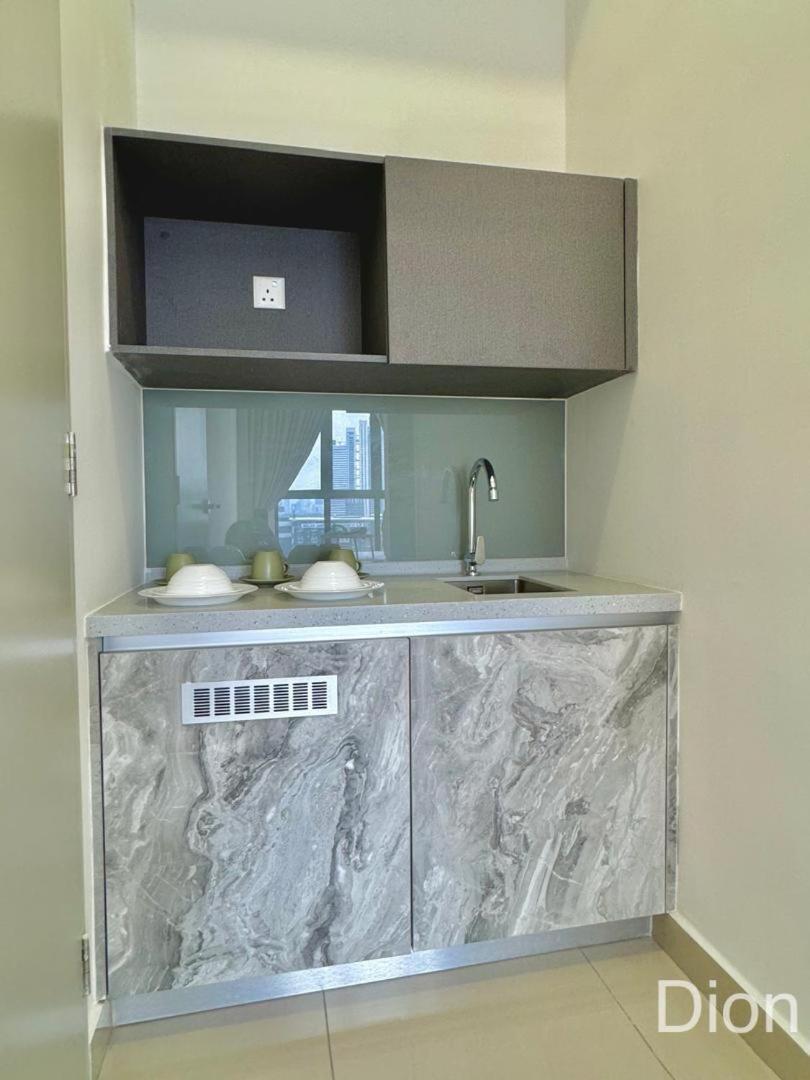 3r2b Chan Sow Lin Trion 2 - 8 Pax Apartment