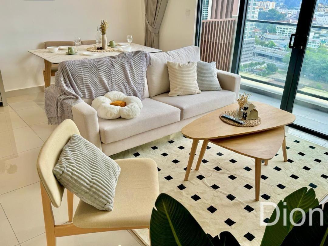 3r2b Chan Sow Lin Trion 2 - 8 Pax Apartment