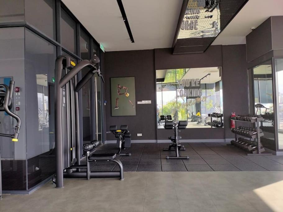 Charming Haven In 100mb Trx Mall Apartment