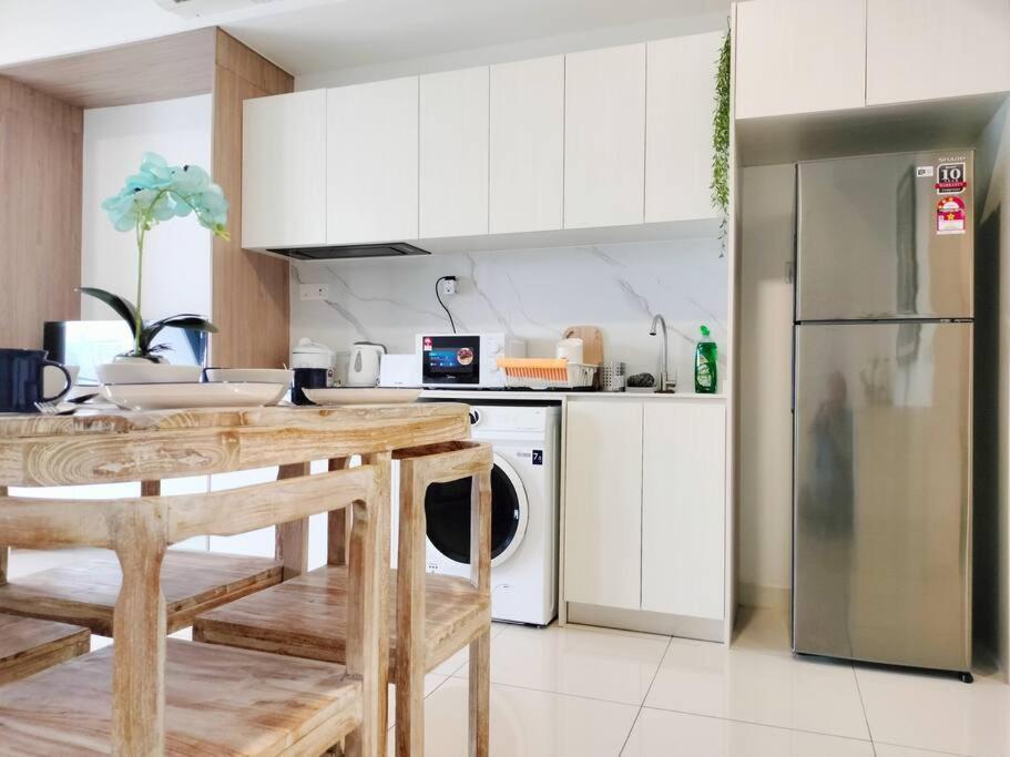Charming Haven In 100mb Trx Mall Apartment *