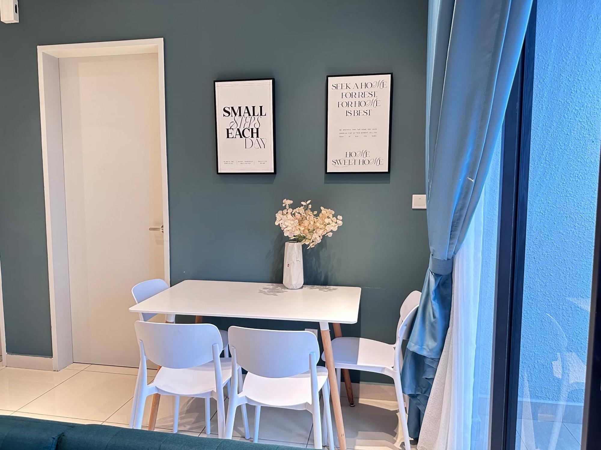 Apartment Luxury 1br Service With Balcony Trion Kl