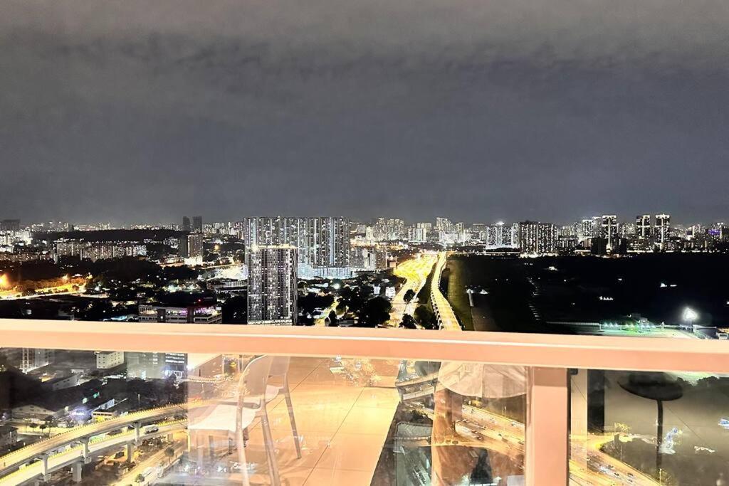 Apartment Luxury 1br Service With Balcony Trion Kl Kuala Lumpur