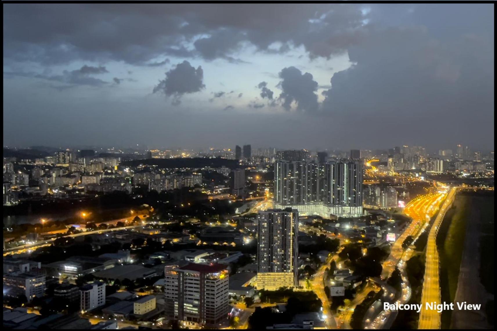 Skystays360 Kl, 60th Floor - Close To Klcc Trx 2-bedroom 2 Bathrooms Apartment Kuala Lumpur